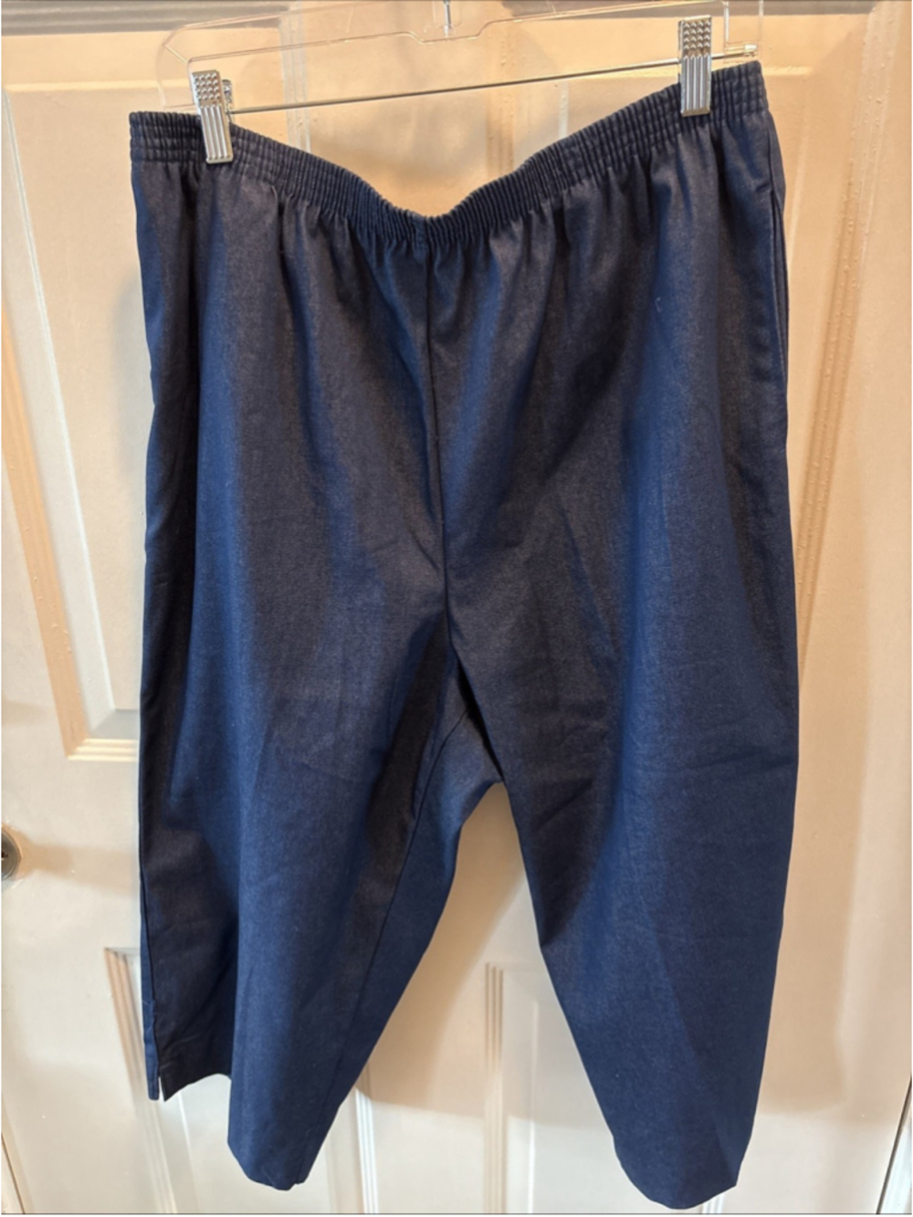 Alfred Dunner Classics Pull-On Dark Wash Denim Capri Pants Size 18 Casual Comfor